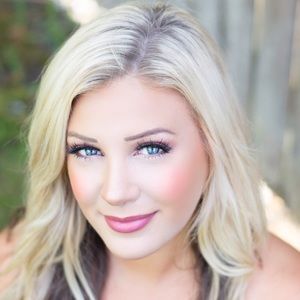 Meet your Posher, Allyson